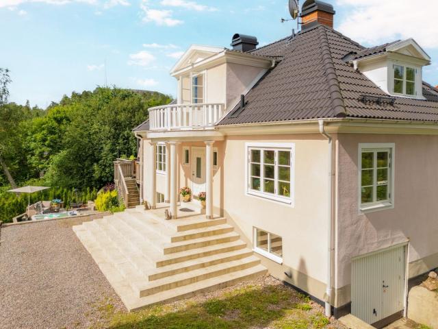 Villa till salu i Häggvik, Stockholm