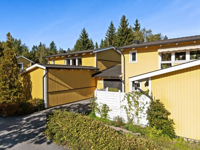 Villa till salu i Vallatorp, Stockholms län