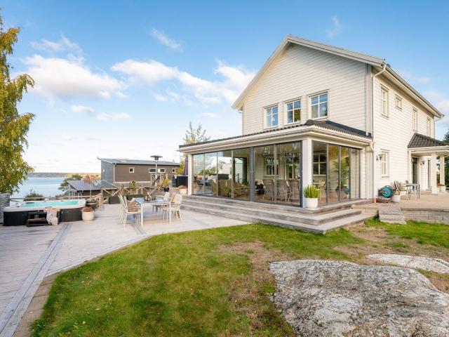 Villa till salu i Mörtnäs, Stockholms län
