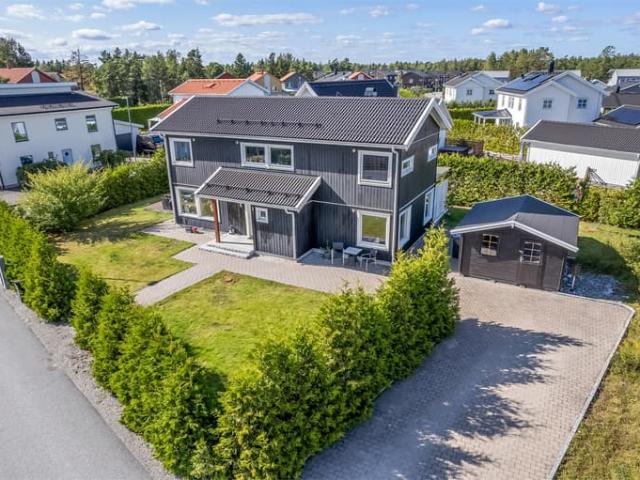 Villa till salu i Upplands Bro, Stockholm