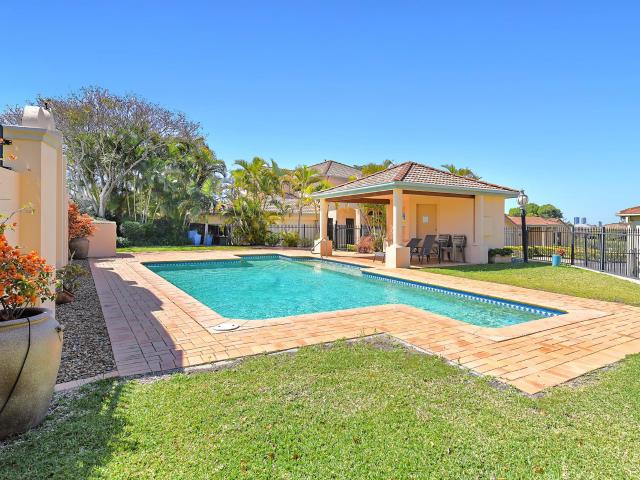 Villa for sale in Benowa, Gold Coast City