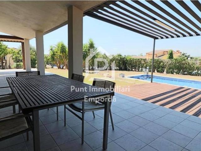 Casa en venta en Alt Empordà, Catalunya