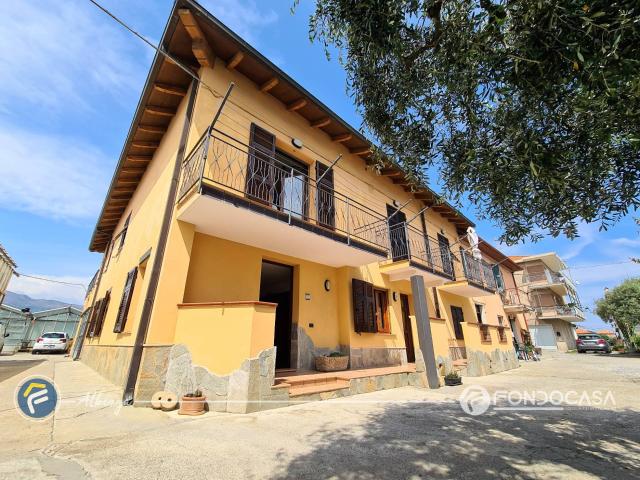 Villa Indipendente in vendita a Albenga, Liguria