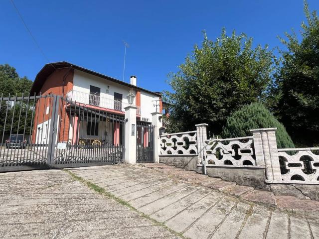 Villa Indipendente in vendita a Piemonte, Asti