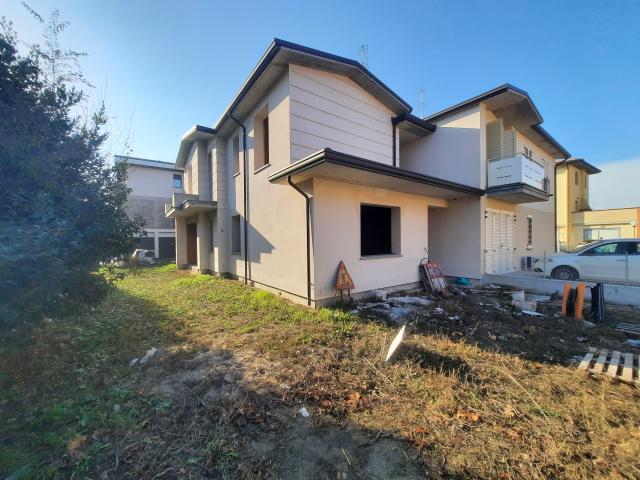 Villa Indipendente in vendita a Unione dei comuni della Bassa Romagna, Bagnara Di Romagna