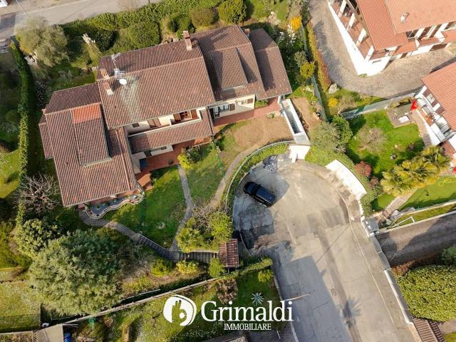 Villa Indipendente in vendita a Cascina Siserana, Besana In Brianza