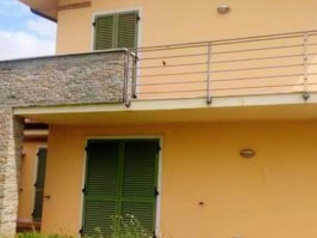 Villa Indipendente in vendita a La Prada, Carrara