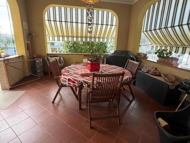 Villa Indipendente in vendita a Dogana, Luni