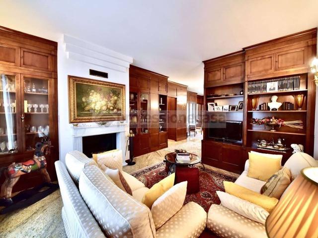 Villa Indipendente in vendita a Nova Milanese, Lombardia