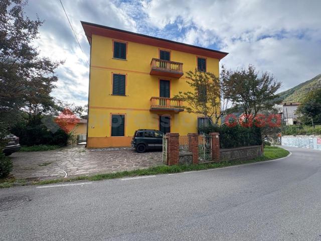 Villa Indipendente in vendita a Unione dei comuni Media Valle del Serchio, Pescaglia