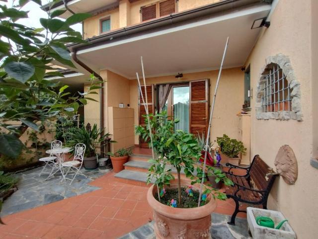 Villa Indipendente in vendita a Tonfano, Toscana