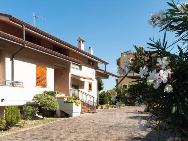 Villa Indipendente in vendita a Silvi, Abruzzo