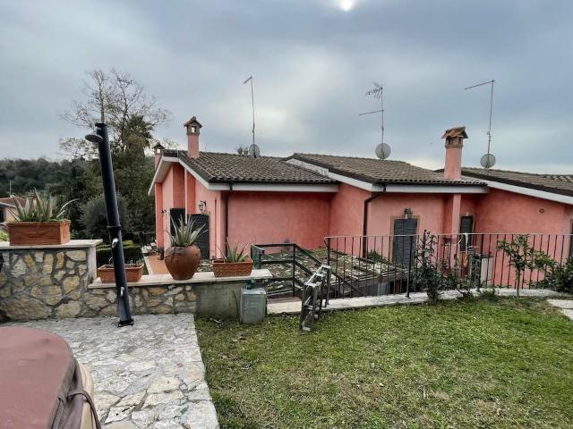 Villa Indipendente in vendita a Roma Capitale, Lazio
