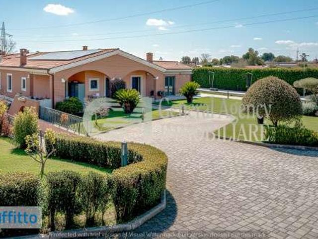 Villa Indipendente in affitto a Municipio Roma IX, Roma Capitale