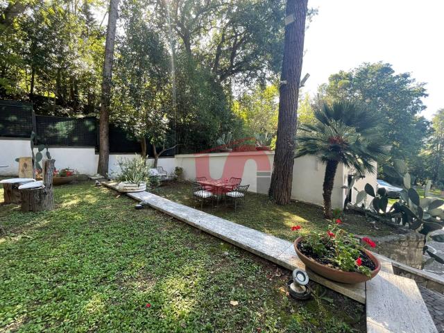 Villa Indipendente in affitto a Salerno, Campania