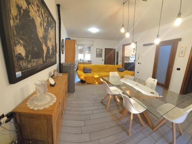 Villa Indipendente in vendita a Corte de' Frati, Cremona