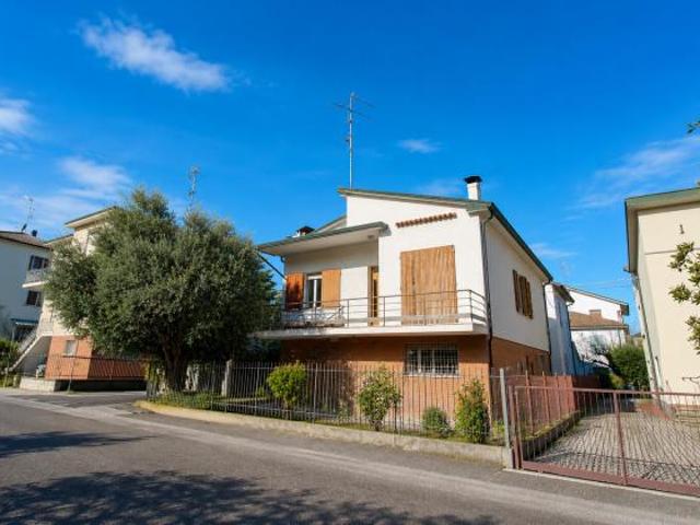 Villa Indipendente in vendita a Unione della Romagna Faentina, Faenza