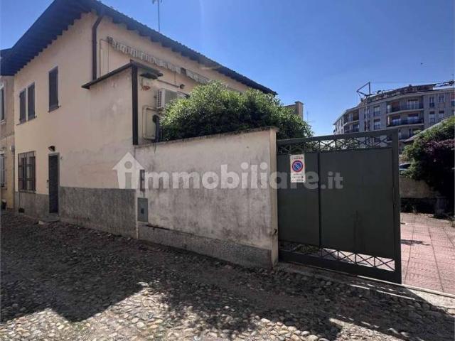 Villa Indipendente in affitto a Vigevano, Lombardia