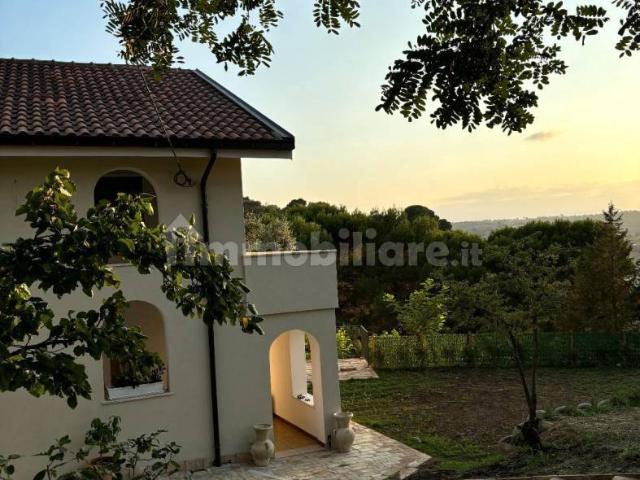 Villa Indipendente in affitto a Puglia, Foggia
