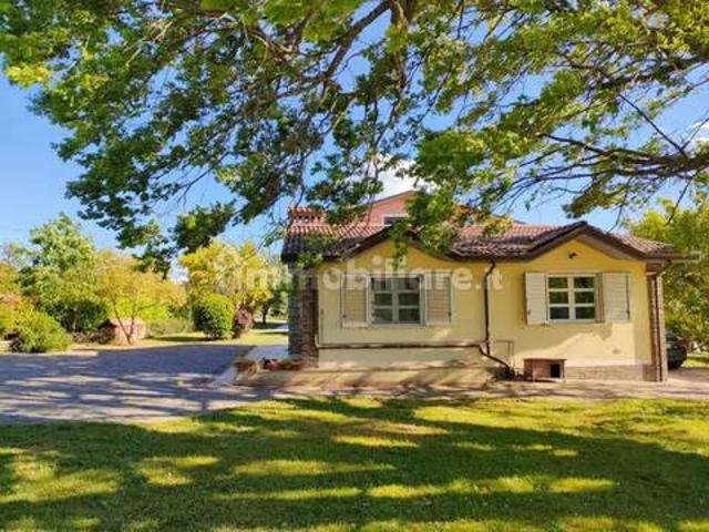 Villa Indipendente in affitto a Campobasso, Molise