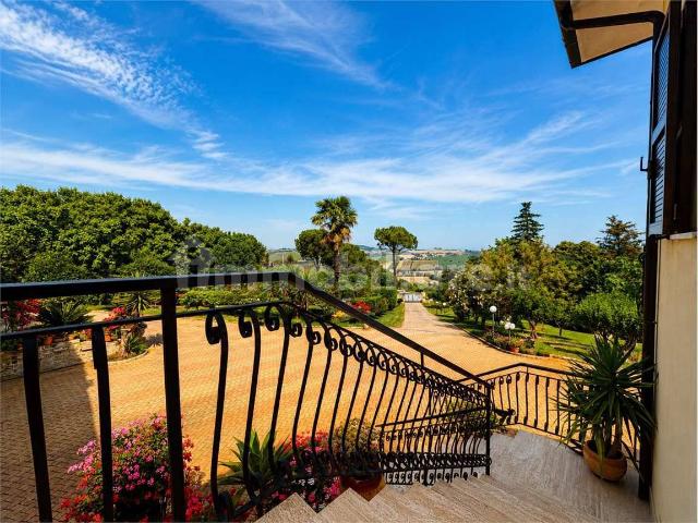Villa Indipendente in affitto a Marche, Ancona