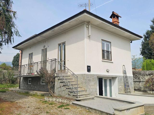 Villa Indipendente in affitto a Costa, Piemonte