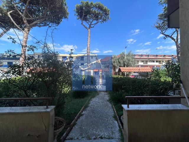 Villa Indipendente in affitto a Giugliano In Campania, Campania