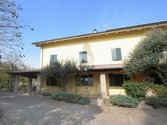 Villa Indipendente in affitto a San Faustino-Madonnina-Quattroville, Modena