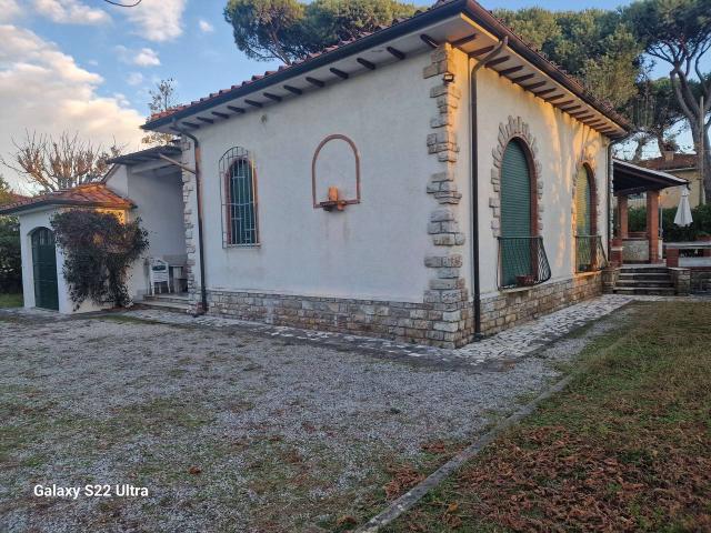 Villa Indipendente in affitto a Tonfano, Toscana