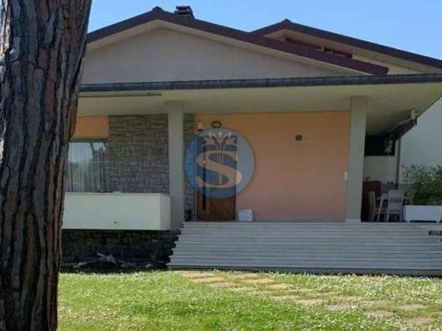 Villa Indipendente in affitto a Tonfano, Toscana