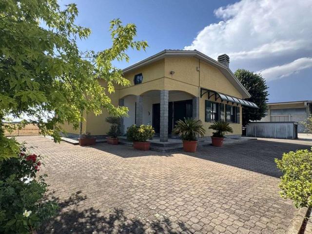 Villa Indipendente in vendita a Piemonte, Alessandria