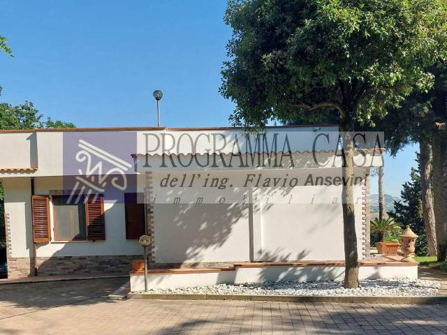 Villa Indipendente in vendita a Marche, Ancona