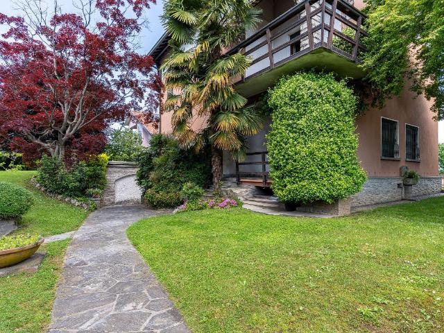 Villa Indipendente in vendita a Anzano Del Parco, Lombardia