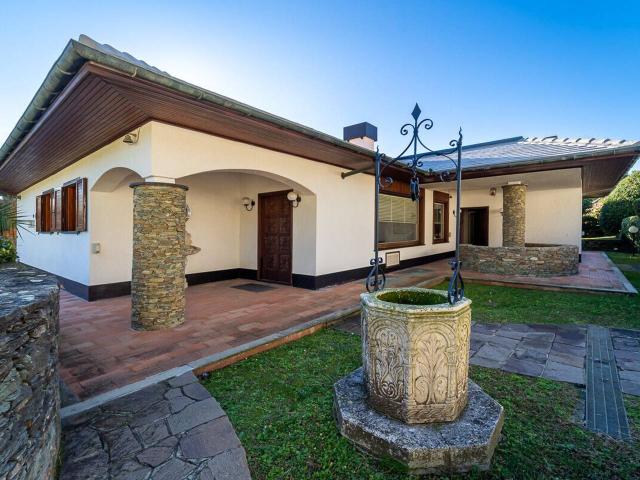 Villa Indipendente in vendita a Pineta di Arenzano, Arenzano
