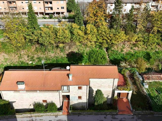 Villa Indipendente in vendita a Bagno Di Romagna, Reggio Emilia