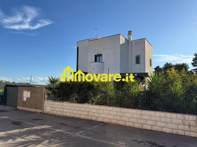 Villa Indipendente in vendita a Carbonara di Bari, Puglia