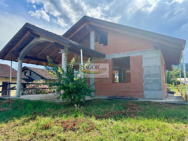 Villa Indipendente in vendita a Famolasco, Piemonte