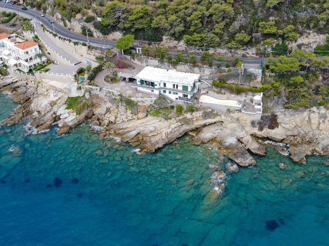 Villa Indipendente in vendita a Arziglia, Bordighera