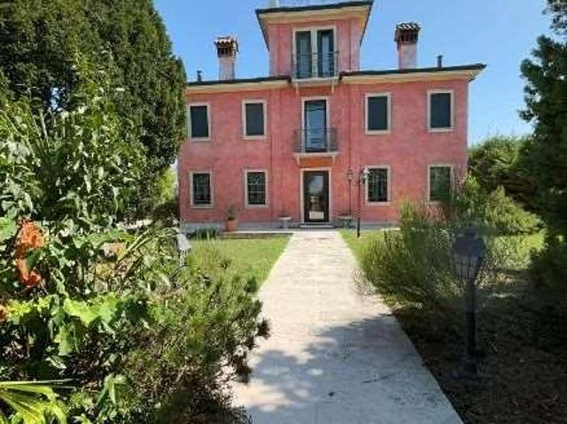 Villa Indipendente in vendita a Bovolone, Veneto