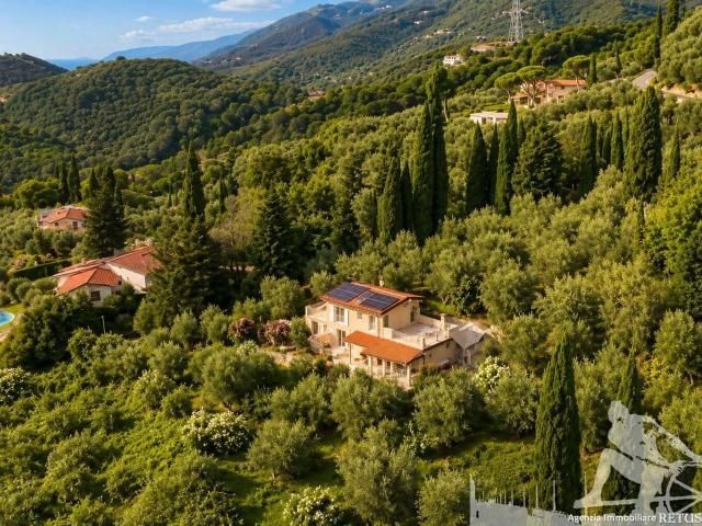 Villa Indipendente in vendita a Santa Lucia, Camaiore
