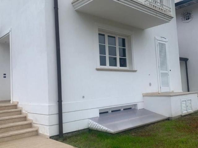 Villa Indipendente in vendita a Camaiore, Toscana