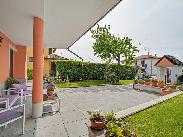 Villa Indipendente in vendita a Cambiago, Lombardia
