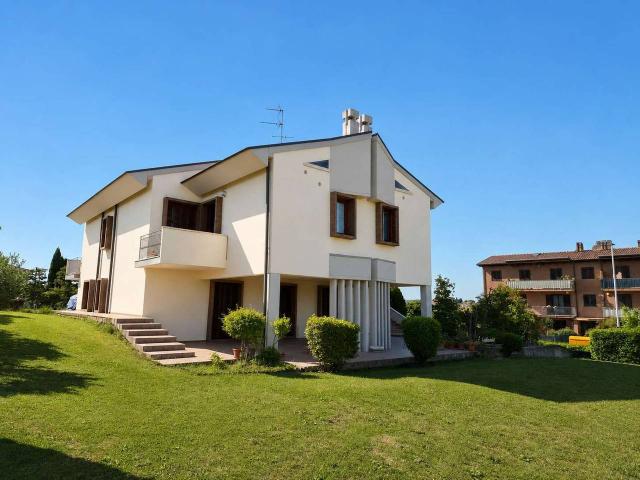 Villa Indipendente in vendita a Marche, Ancona