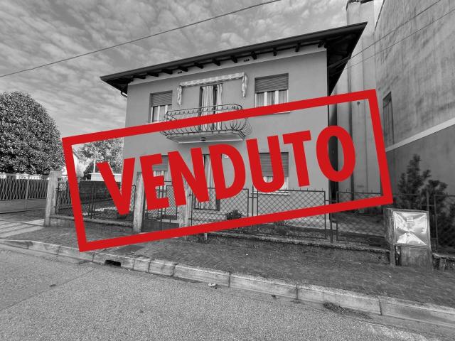 Villa Indipendente in vendita a Camino Al Tagliamento, Friuli-Venezia Giulia