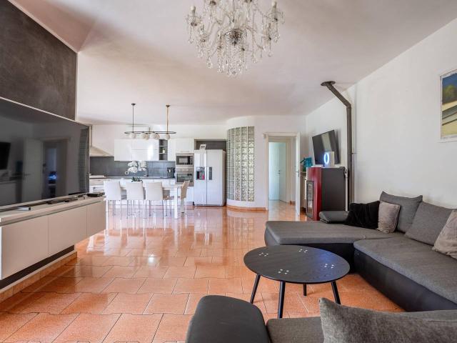 Villa Indipendente in vendita a Fornazze, Caravate