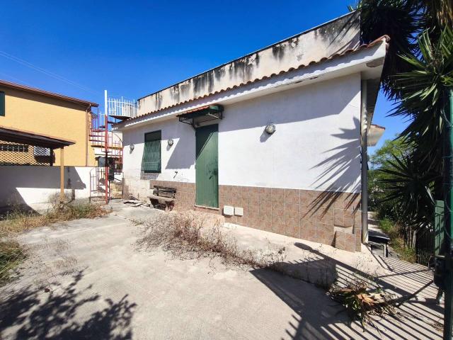 Villa Indipendente in vendita a Carini, Sicilia