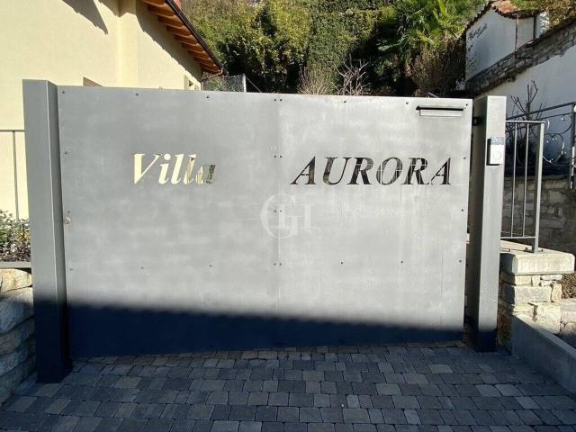 Villa Indipendente in vendita a Carlazzo, Lombardia