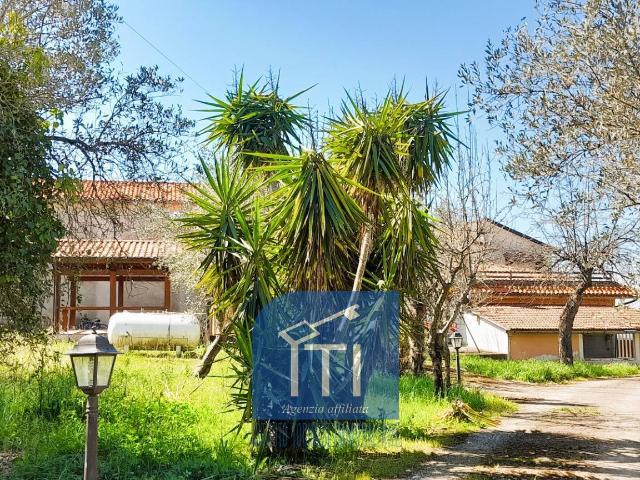 Villa Indipendente in vendita a Cervaro, Lazio