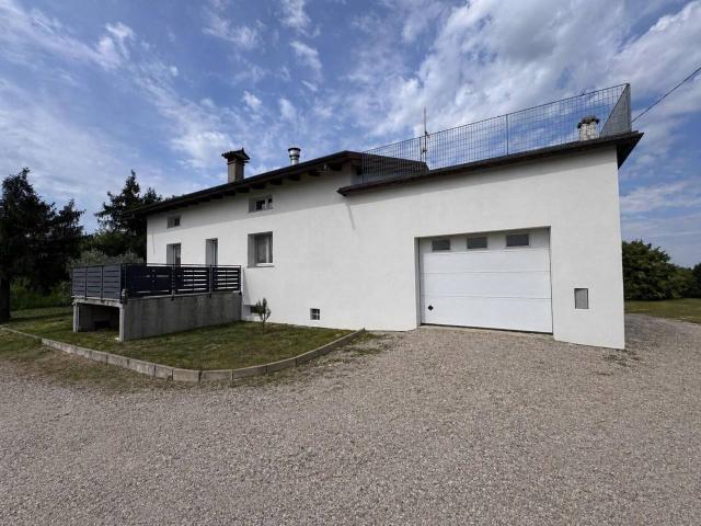 Villa Indipendente in vendita a Cividale Del Friuli, Friuli-Venezia Giulia