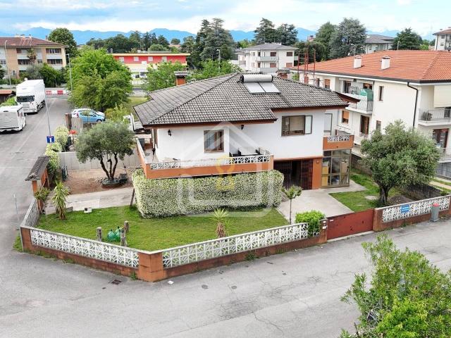 Villa Indipendente in vendita a Goricizza / Guricize, Codroipo / Codroip